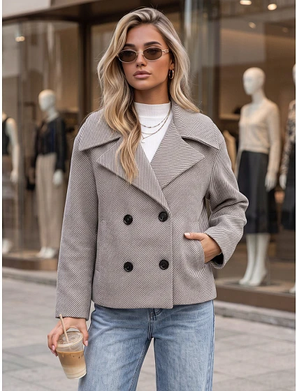 Dámský krátký dvouřadý kabát v béžové barvě FashionStreet NY0813 Dámský krátký dvouřadý kabát v béžové barvě FashionStreet NY0813