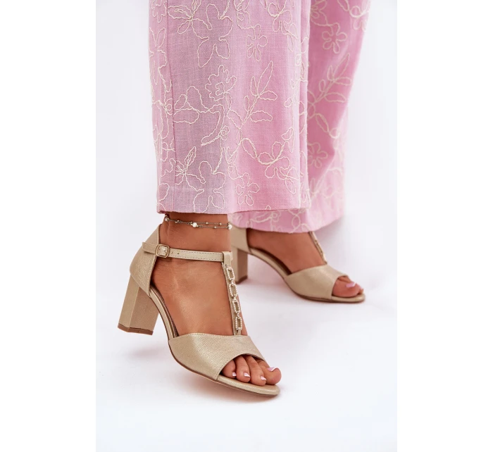 Dámské Sandály Na Podpatku S Dekorativním Páskem Eko Kůže Zlaté Triavera Dámské Sandály Na Podpatku S Dekorativním Páskem Eko Kůže Zlaté Triavera