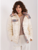 Světle béžová dámská zimní bunda s kapucí