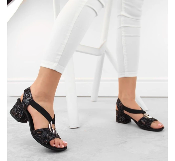 Pohodlné černé sandály Rieker W RKR679