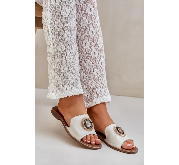 Kožené Pantofle S Dekorací Na Plochém Podpatku Zlato Lewski model 21682248 - Boto Kožené Pantofle S Dekorací Na Plochém Podpatku Zlato Lewski model 21682248 - Boto