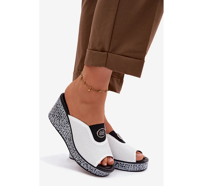 Kožené nazouváky na platformě s ozdobou model 22100370 Bílé - S.Barski