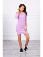 Pruhované vypasované šaty ve fialové barvě