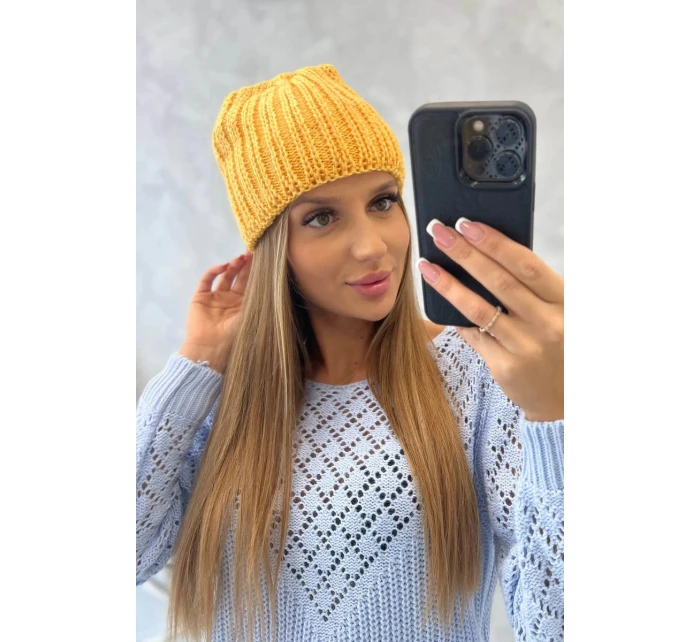 Dámská hořčicová čepice Rebeka model 21798555 - K-Fashion Dámská hořčicová čepice Rebeka model 21798555 - K-Fashion