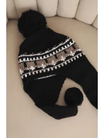 Dámská zimní čepice vlněná s ušními klapkami a bambulkami K436 černá + moka Dámská zimní čepice vlněná s ušními klapkami a bambulkami K436 černá + moka