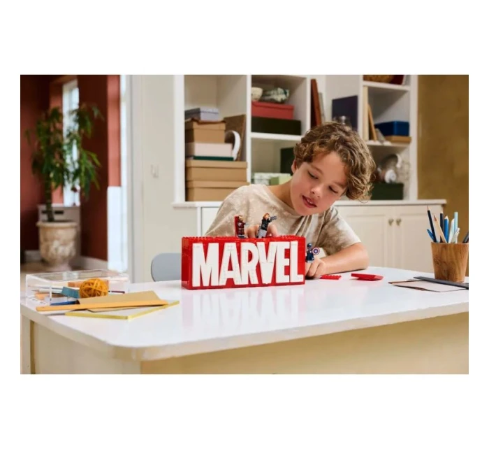 LEGO MARVEL SUPER HEROES 76313 MARVEL logo s minifigurkami