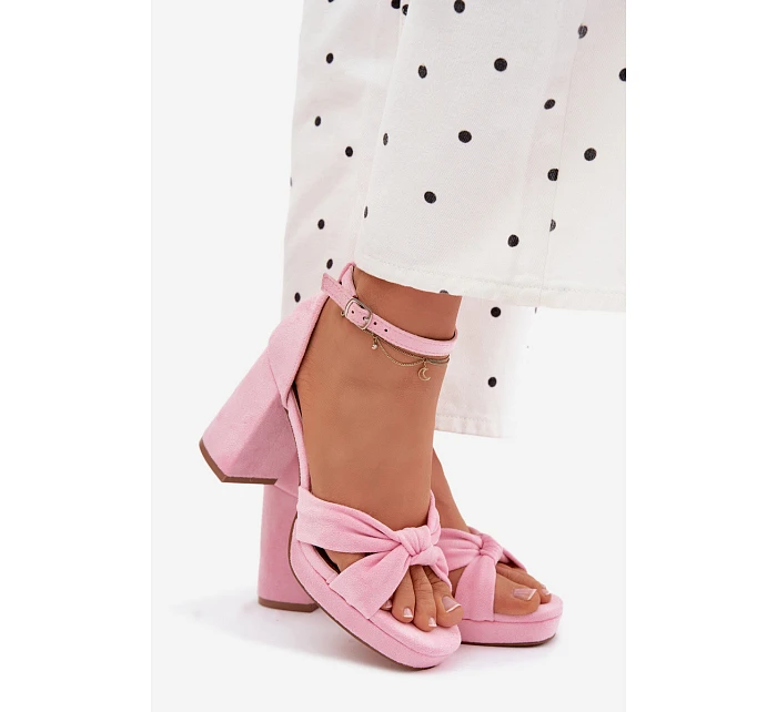 Dámské sandály na podpatku s semiše růžové model 22107163 - Boto
