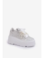 Kožené sneakersy na platformě model 21683567 stříbrné - CheBello