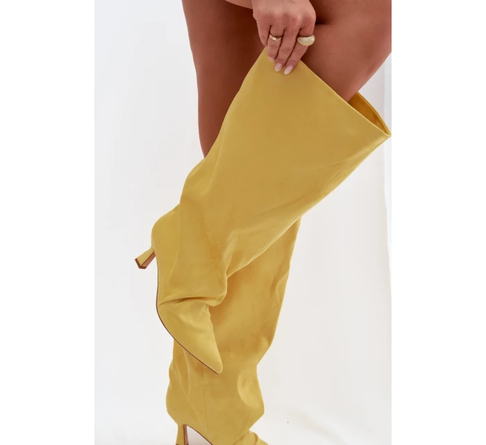 Kozačky s širokým dílem a záhyby na podpatku Žluté model 22031768 - Boto Kozačky s širokým dílem a záhyby na podpatku Žluté model 22031768 - Boto