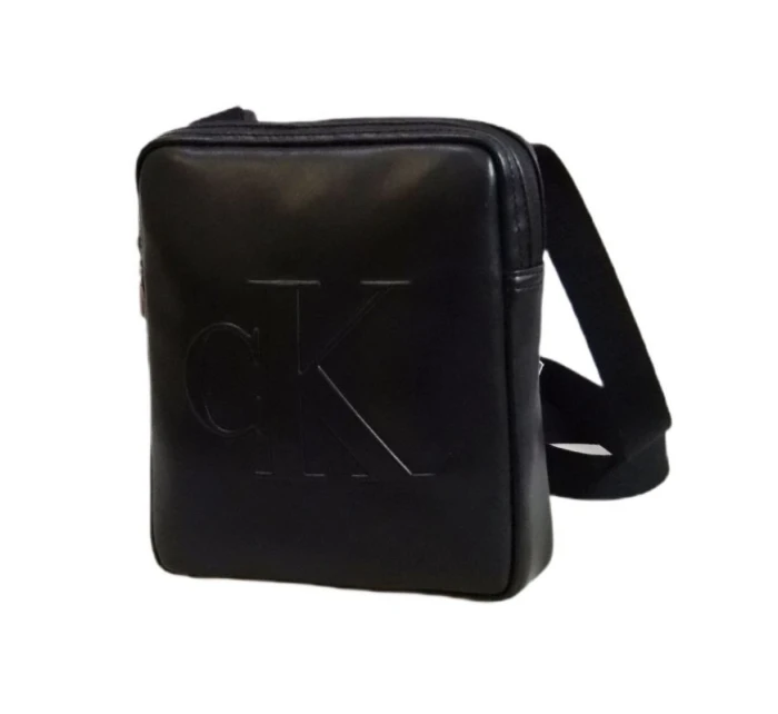 Calvin Klein Crossbody kabelka přes rameno černá - model 21932369 Calvin Klein Crossbody kabelka přes rameno černá - model 21932369