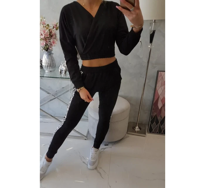 Sada s ozdobnými stuhami černé barvy