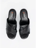 Módní dámské  nazouváky černé na širokém podpatku