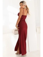 model 21900891 Přiléhavé dlouhé maxi šaty s obálkovým výstřihem a rozparkem vínové - numoco basic