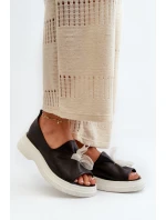 model 21665393 Dámské kožené sandály s mašlí Černé - Zazoo model 21665393 Dámské kožené sandály s mašlí Černé - Zazoo