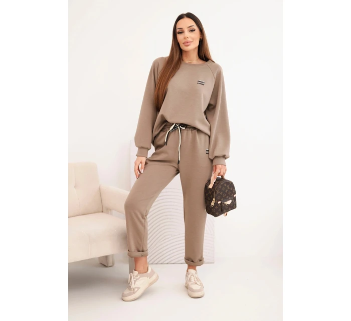 Dámský komplet z viskózy s mikinou a kalhotami fango masełkowy Dámský komplet z viskózy s mikinou a kalhotami fango masełkowy