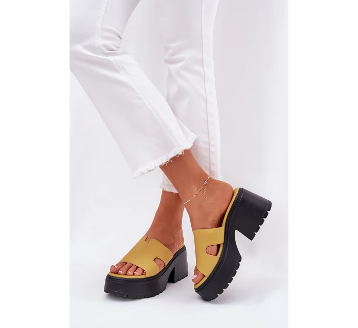 Dámské Pantofle Na Platformě A Podpatku Žluté model 21687111 - Boto Dámské Pantofle Na Platformě A Podpatku Žluté model 21687111 - Boto
