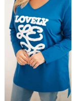 Dámská blůza Plus Size bavlněná s nápisem a výstřihem do V model 21399891 - K-Fashion
