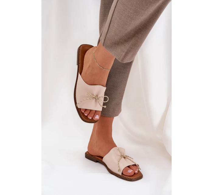 Sandály na ploché podrážce s ozdobnou mašlí béžové model 21684340 - Boto Sandály na ploché podrážce s ozdobnou mašlí béžové model 21684340 - Boto