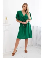 Šaty s vrstveným výstřihem zelený