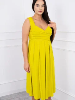 Šaty s širokými ramínky