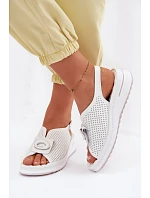 Kožené dámské sandály s ozdobným detailem bílé Deliva