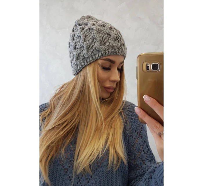 Fleecová čepice tmavě šedá model 18751391 - K-Fashion Fleecová čepice tmavě šedá model 18751391 - K-Fashion