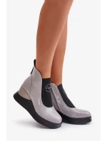 Lakované Kotníkové Boty Na Klínku Zateplené Vinceza Šedé Lakované Kotníkové Boty Na Klínku Zateplené Vinceza Šedé