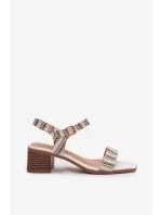 Dámské sandály na bílé model 21961051 - Boto Dámské sandály na bílé model 21961051 - Boto