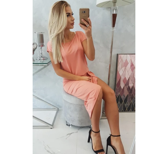 Meruňkové asymetrické šaty