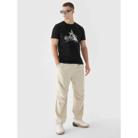 Pánské tričko s potiskem 4F 4FRAW24TTSHM2301-20S pánské Pánské tričko s potiskem 4F 4FRAW24TTSHM2301-20S pánské