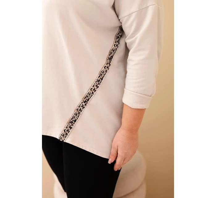Dámská blůza Plus Size bavlněná s ohrnovacími rukávy a leopardím lampasem béžová