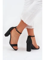 Lesklé dámské sandály na podpatku černé model 21703994 - Boto Lesklé dámské sandály na podpatku černé model 21703994 - Boto