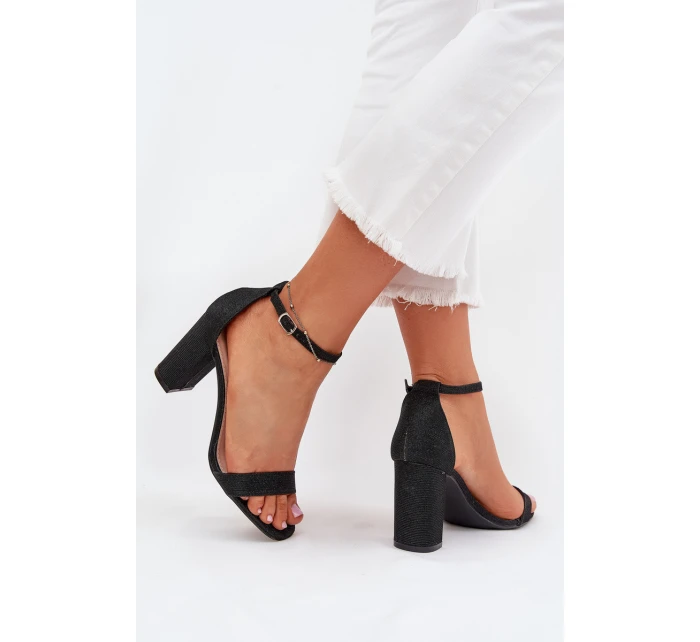 Lesklé dámské sandály na podpatku černé model 21703994 - Boto Lesklé dámské sandály na podpatku černé model 21703994 - Boto