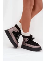 Nízké dámské sněhule s hřejivým kožíškem a silným šněrováním černé Xarina Nízké dámské sněhule s hřejivým kožíškem a silným šněrováním černé Xarina