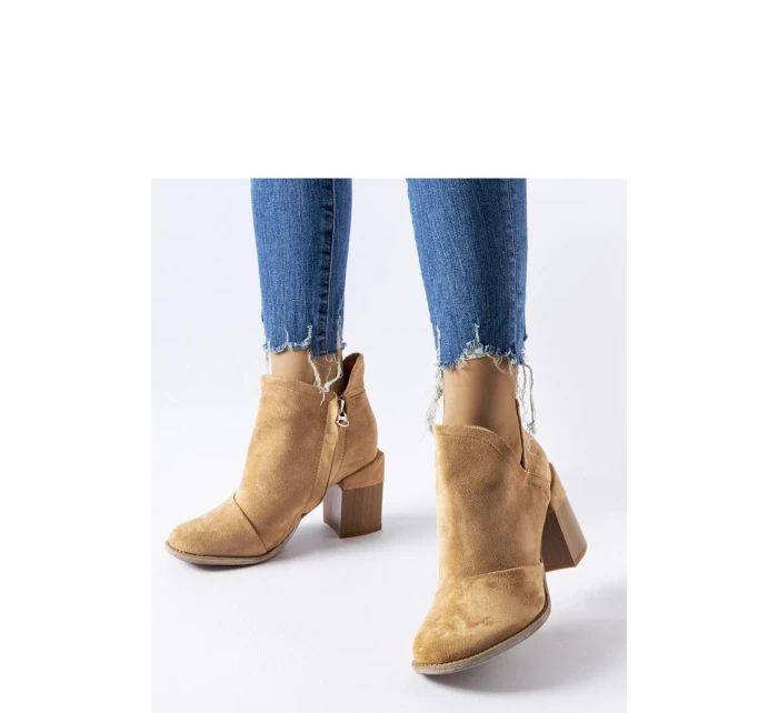 Boty na podpatku model 206573 Solea Boty na podpatku model 206573 Solea