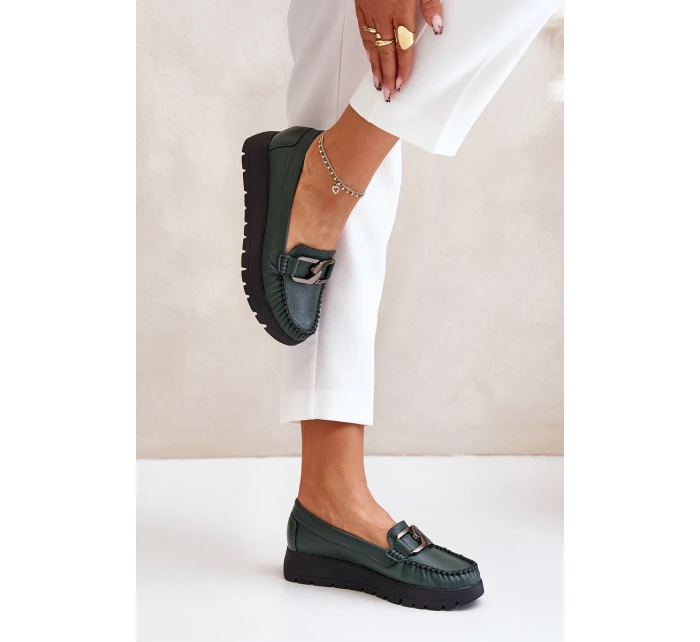 Kožené mokasíny na platformě s ozdobou tmavě zelené model 21673741 - Zazoo