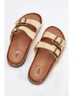 Dámské sandály na korkové platformě s přezkami zlaté model 21704305 - EVENTO Dámské sandály na korkové platformě s přezkami zlaté model 21704305 - EVENTO