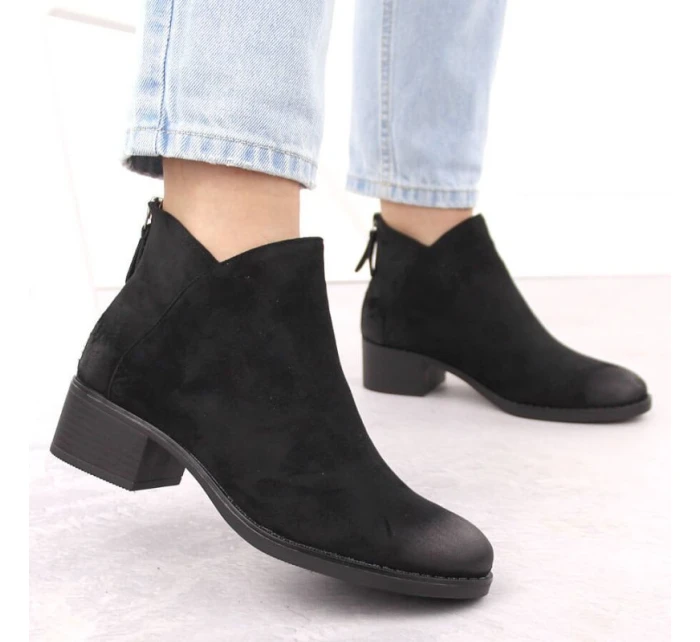 Dámské boty na bloku zateplené černé Potocki 12472 Dámské boty na bloku zateplené černé Potocki 12472