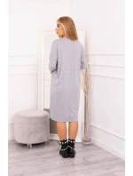 Nadměrné šedé šaty Nadměrné šedé šaty