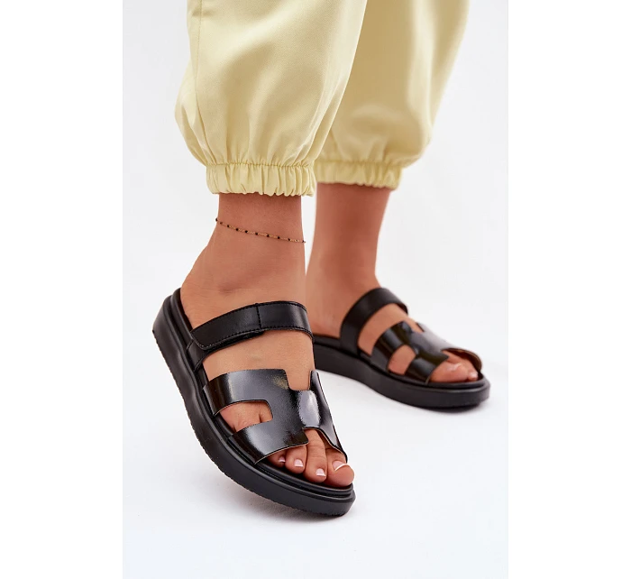 Kožené dámské pantofle na suchý zip černé model 22091756 - Boto Kožené dámské pantofle na suchý zip černé model 22091756 - Boto