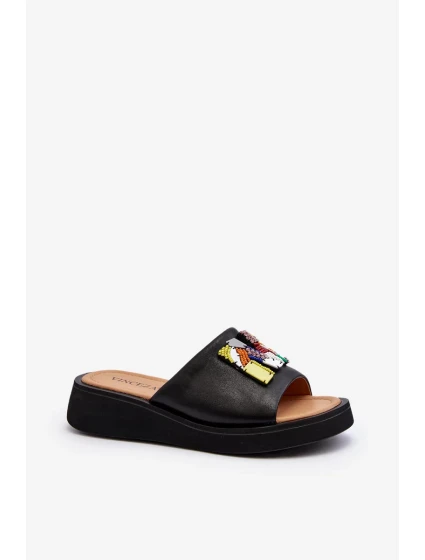 Dámské kožené pantofle s černým zdobením Asames