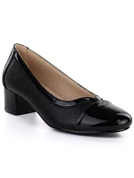 Dámské černé lakované ažurové lodičky Vinceza 58631