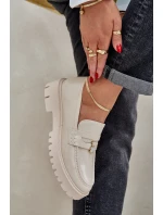 Lakované dámské mokasíny s ozdobnou  béžové model 21684872 - Boto