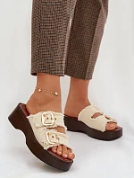 Dámské pantofle na platformě se zlatými sponami světle béžové Renelisse