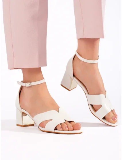 Krásné bílé sandály dámské na širokém podpatku Krásné bílé sandály dámské na širokém podpatku