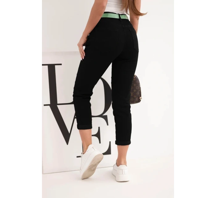 Dámské džíny mom fit s vysokým pasem a zeleným páskem černé