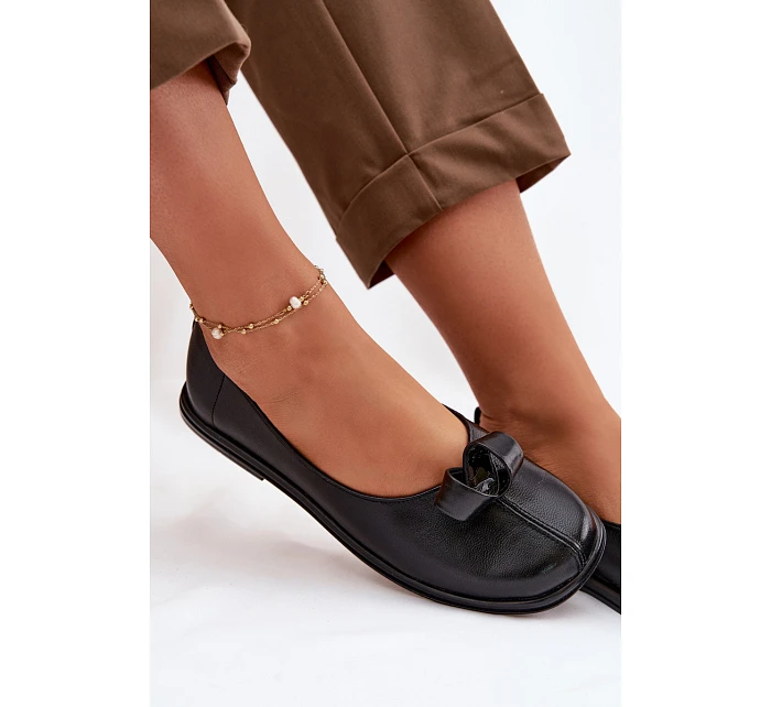 Kožené dámské polobotky model 22069739 Černé - Zazoo Kožené dámské polobotky model 22069739 Černé - Zazoo