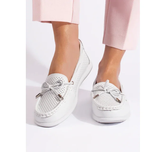 Moderní dámské  mokasíny bílé bez podpatku