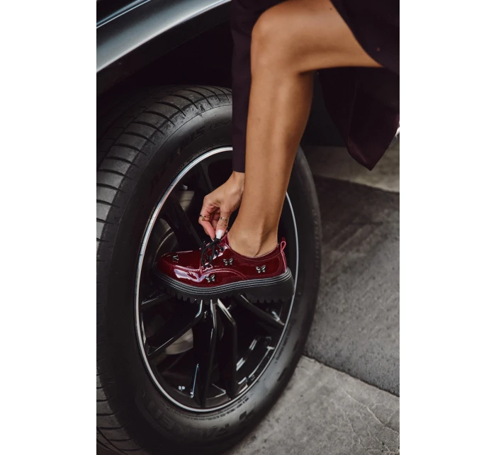 Lakované kožené dámské polobotky s přezkami Artiker 57C0336 bordó