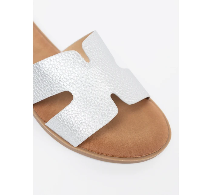 Praktické dámské stříbrné nazouváky bez podpatku Praktické dámské stříbrné nazouváky bez podpatku